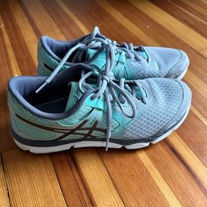Sneakers ASICS size 8 women green grey